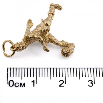 9ct gold 3.7g Footballer Charm